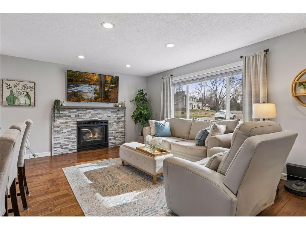 6690 Gretchen Court N Oakdale MN 55128 7067159 image11
