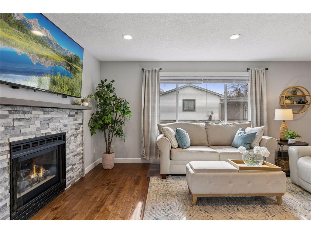 6690 Gretchen Court N Oakdale MN 55128 7067159 image12