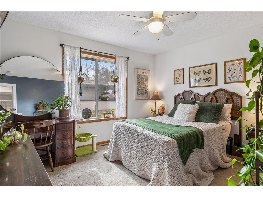 6690 Gretchen Court N Oakdale MN 55128 7067159 image22