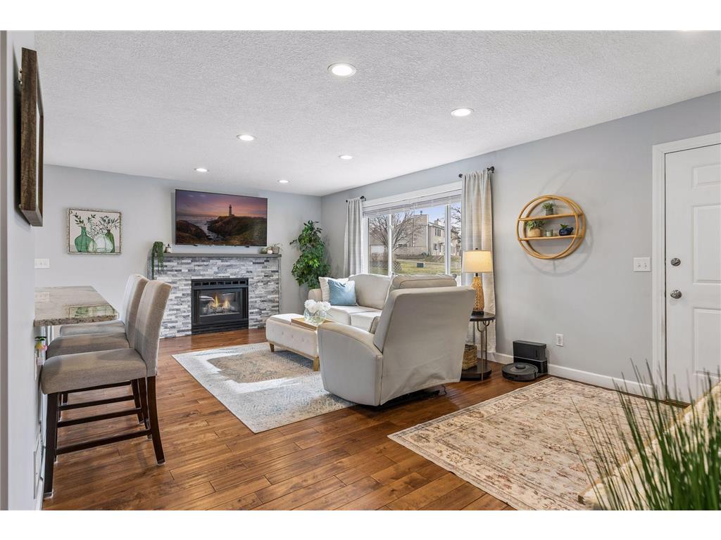 6690 Gretchen Court N Oakdale MN 55128 7067159 image8