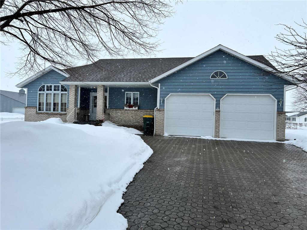 670 S 10th Street, Bird Island, MN 55310 MLS 6333726 Edina Realty