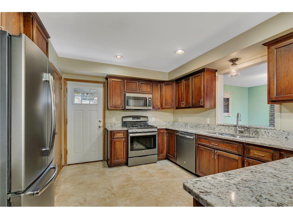 6701 2nd Street NE Fridley MN 55432 6465734 image1