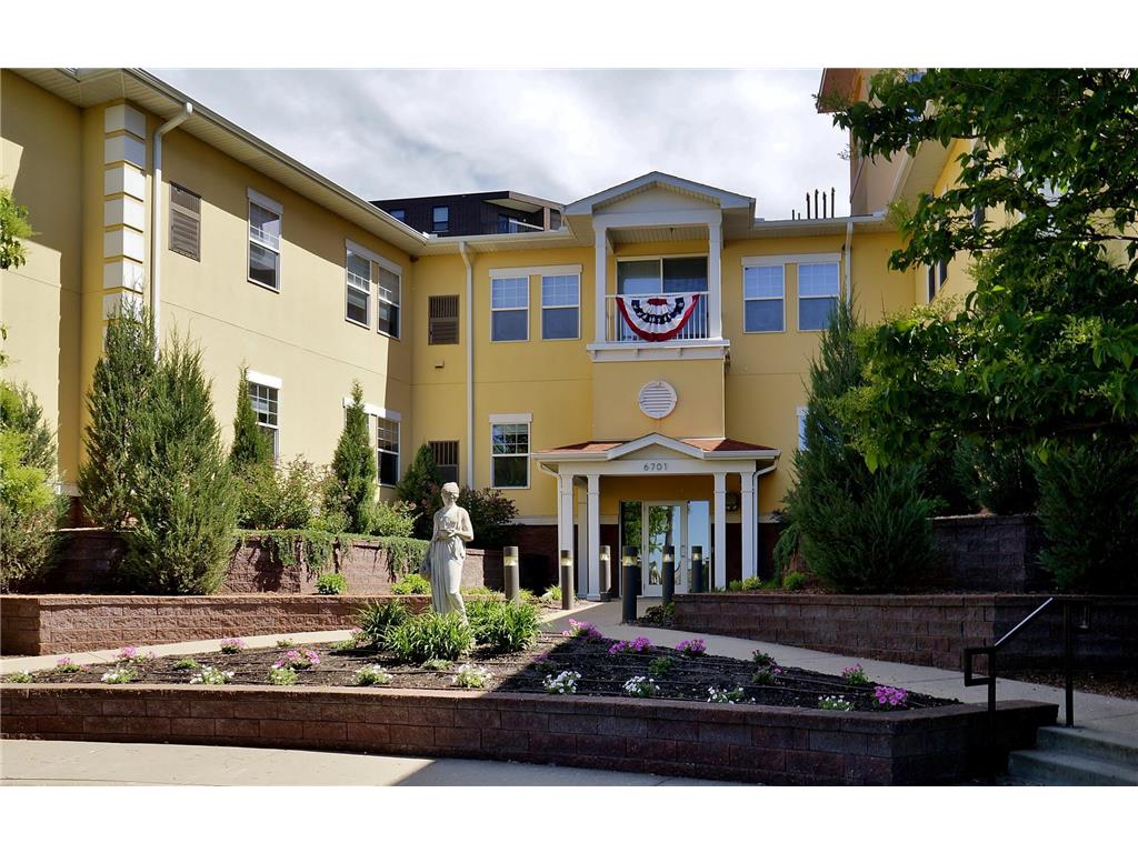 6701 Lake Shore Drive S #101 Richfield MN 55423 - Wood 7040434 image1