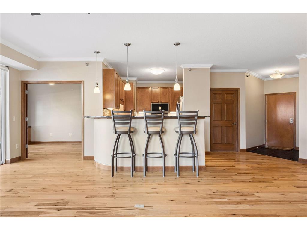 6701 Lake Shore Drive S #101 Richfield MN 55423 - Wood 7040434 image13