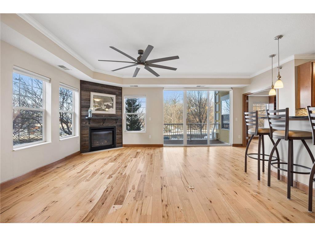 6701 Lake Shore Drive S #101 Richfield MN 55423 - Wood 7040434 image2