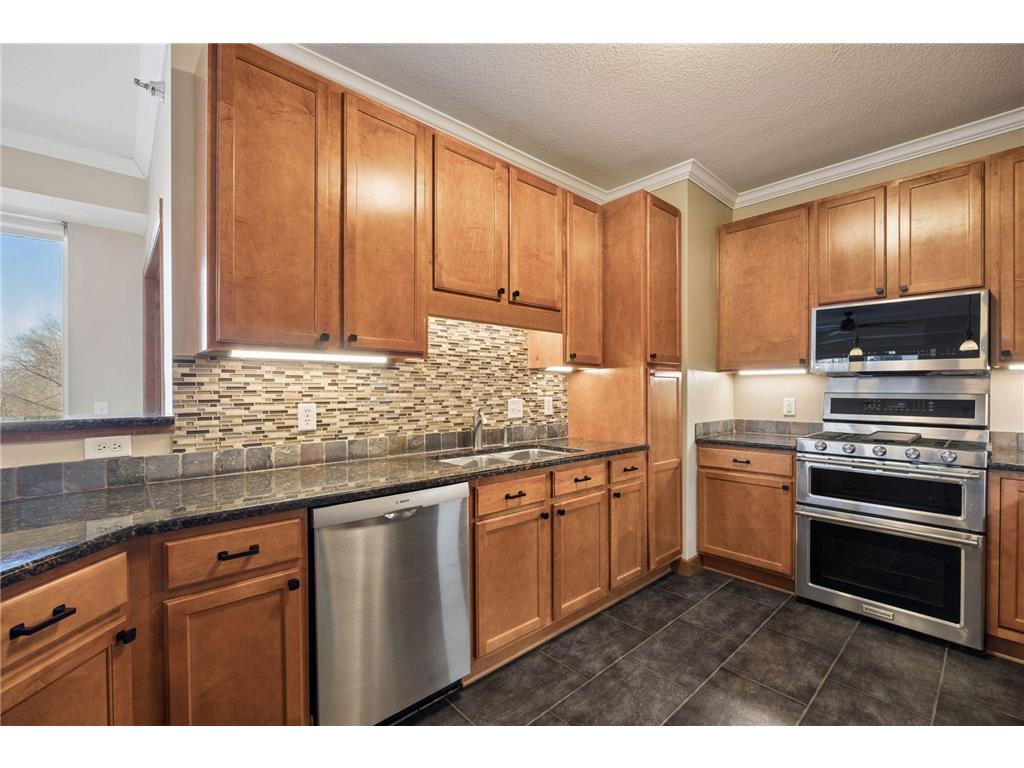 6701 Lake Shore Drive S #101 Richfield MN 55423 - Wood 7040434 image7