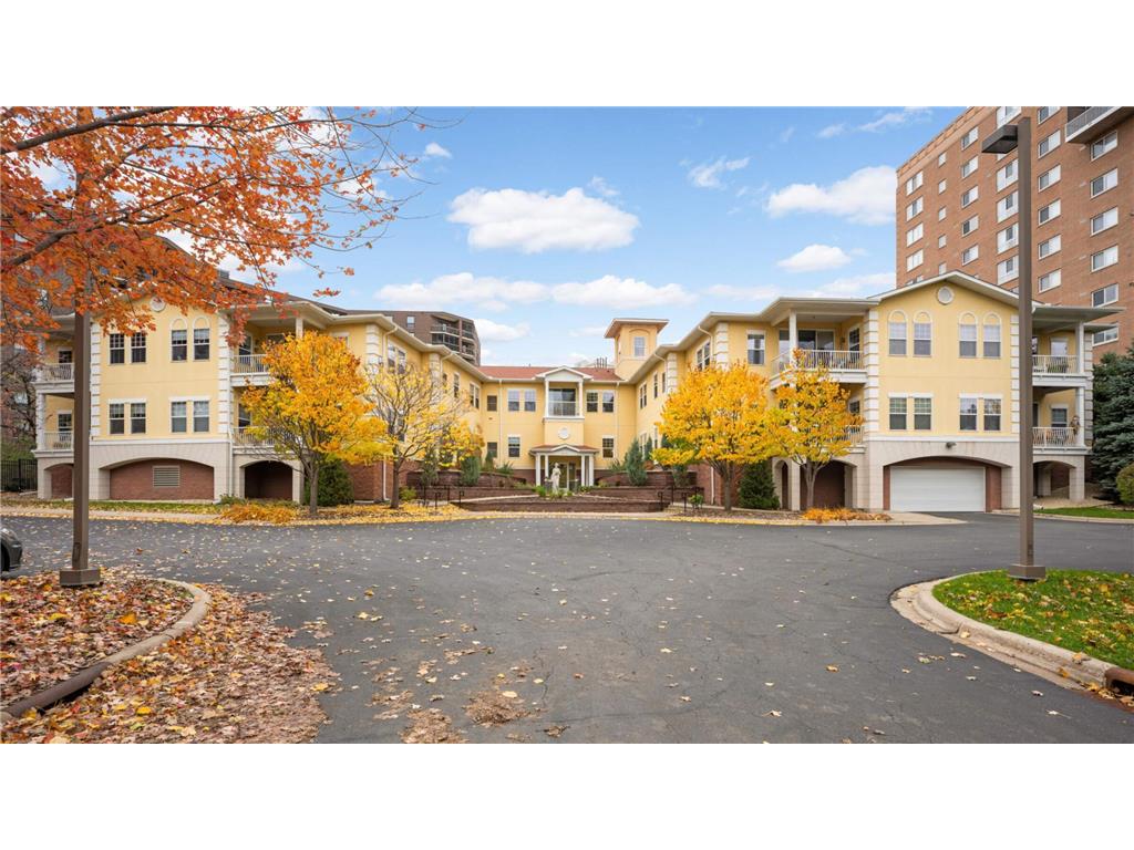 6701 Lake Shore Drive S #106 Richfield MN 55423 - Wood 6456104 image1