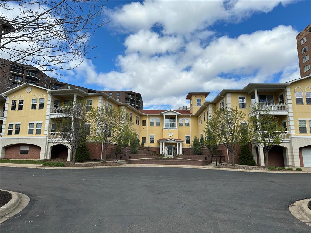6701 Lake Shore Drive S #107 Richfield MN 55423 6521809 image1