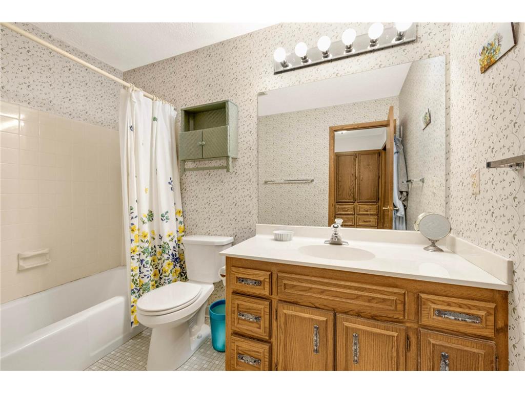 6701 W 82nd Street Bloomington MN 55438 7001336 image25