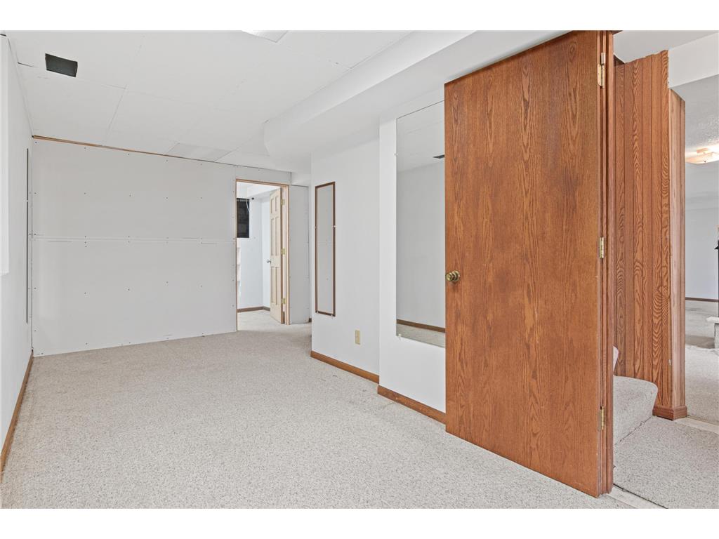 6705 327th Lane NW Wyanett Twp MN 55371 - Green 6818786 image27