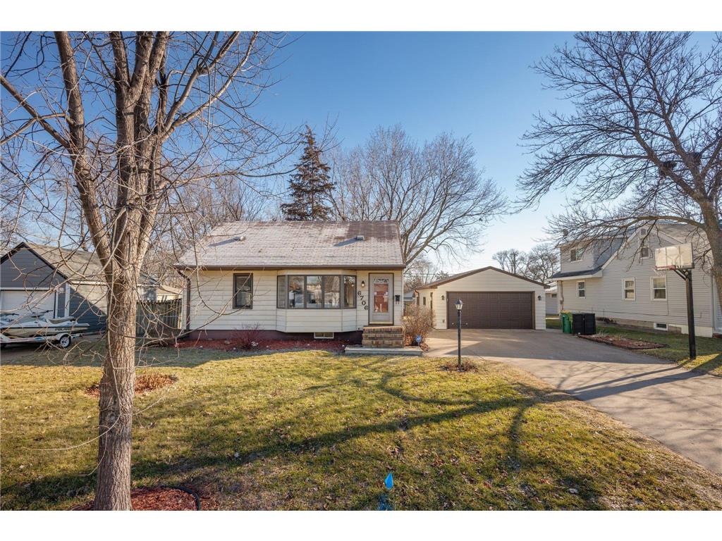 6706 France Avenue N Brooklyn Center MN 55429 6482463 image1