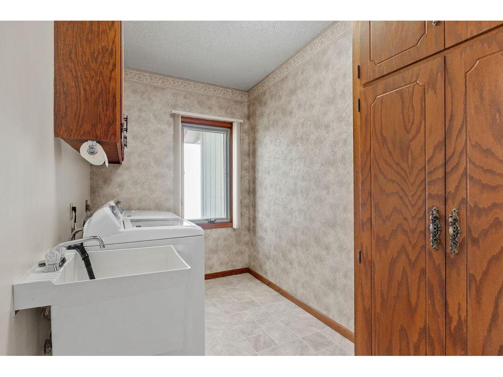 6708 W 82nd Street Bloomington MN 55438 7058802 image22