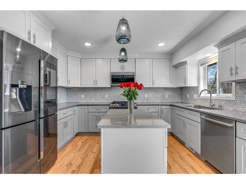 6709 Promontory Drive Eden Prairie MN 55346 7052406 image4