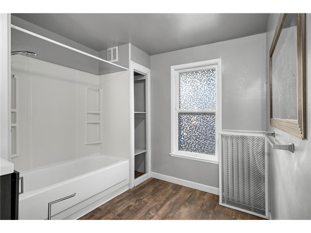 671 Canton Street Saint Paul MN 55102 7015694 image9