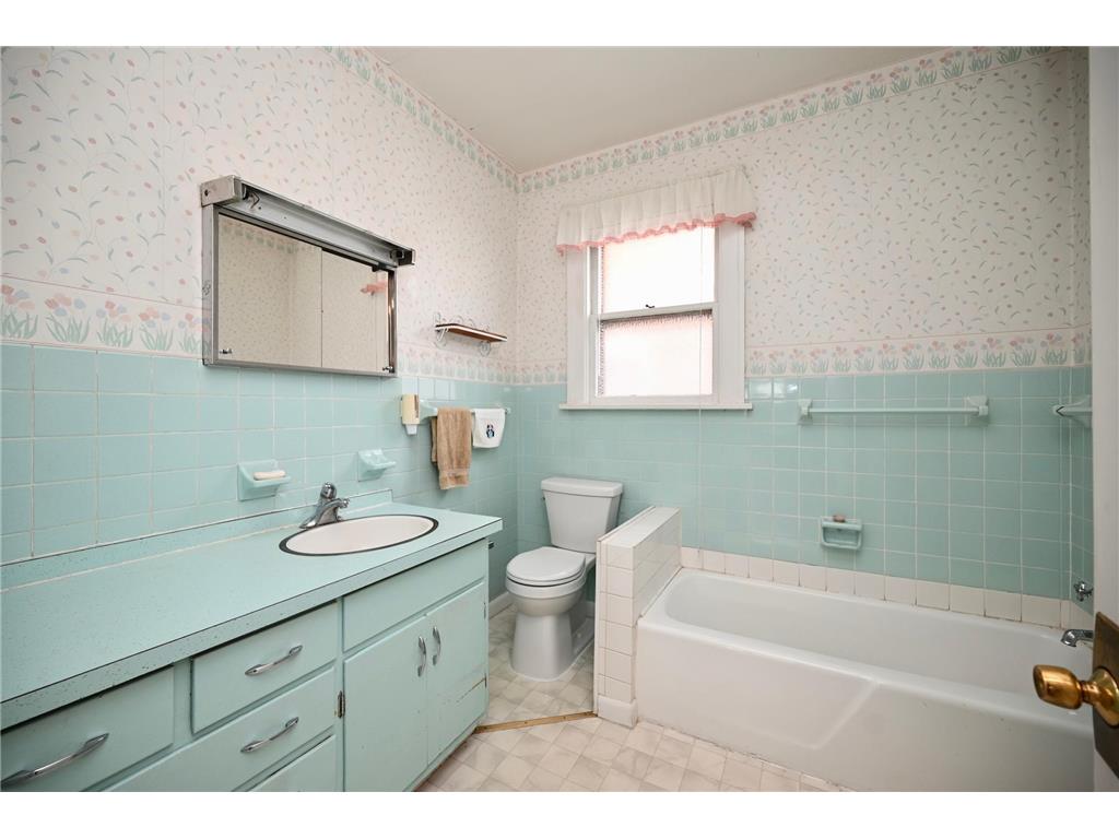 671 E King Street Winona MN 55987 7070732 image15