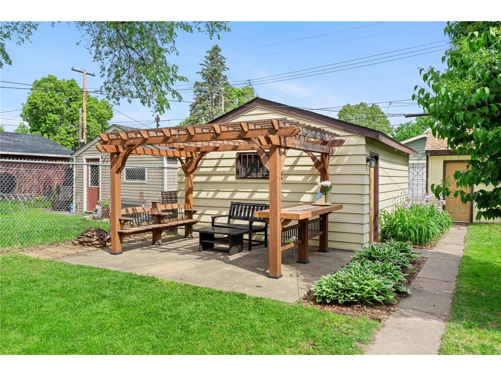 671 Edmund Avenue Saint Paul MN 55104 7034633 image39