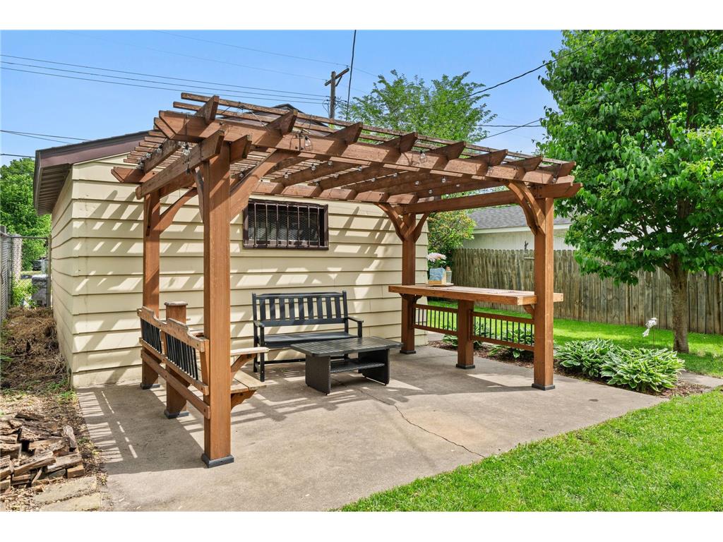 671 Edmund Avenue Saint Paul MN 55104 7034633 image40