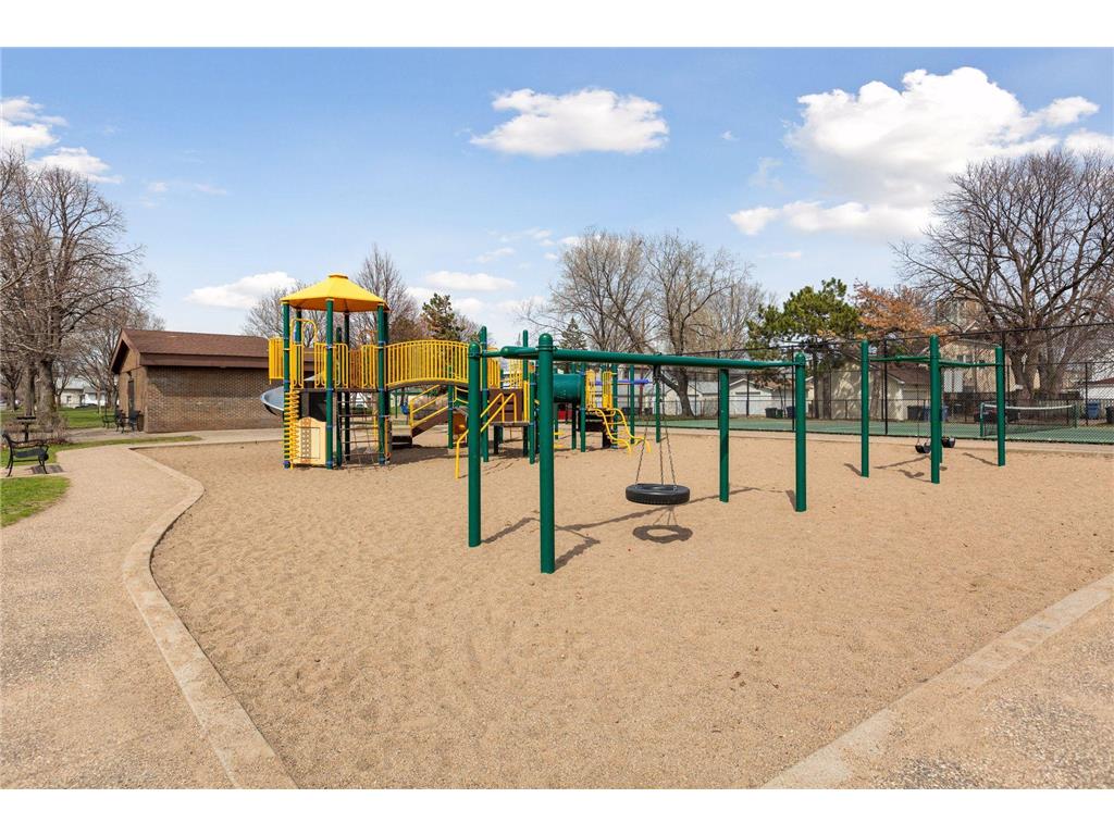 671 Spring Street NE Minneapolis MN 55413 7094390 image27