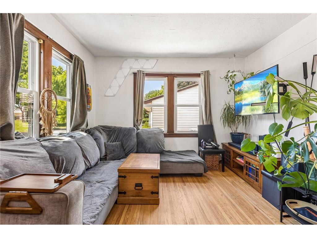 671 Spring Street NE Minneapolis MN 55413 7094390 image3