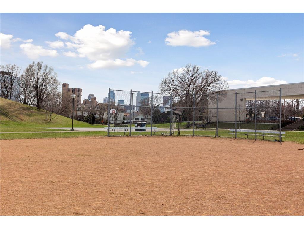 671 Spring Street NE Minneapolis MN 55413 7094390 image30