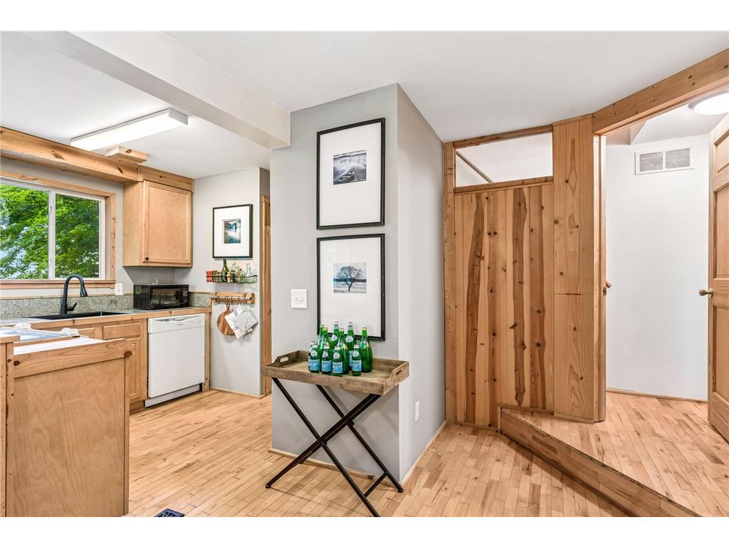 6711 Mohawk Drive Chanhassen MN 55317 - Lotus Lake 7107679 image23