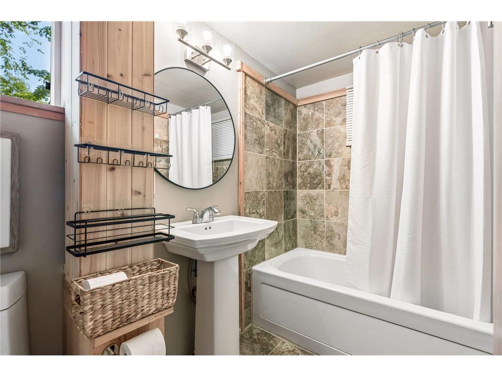 6711 Mohawk Drive Chanhassen MN 55317 - Lotus Lake 7107679 image26