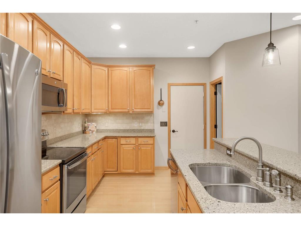 6714 Narcissus Lane N Maple Grove MN 55311 7039094 image9
