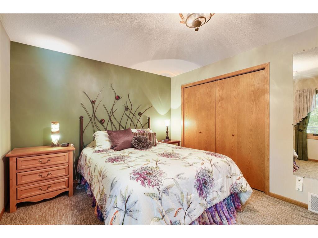 6715 Ashton Avenue NE Fridley MN 55432 - Locke 7092872 image13