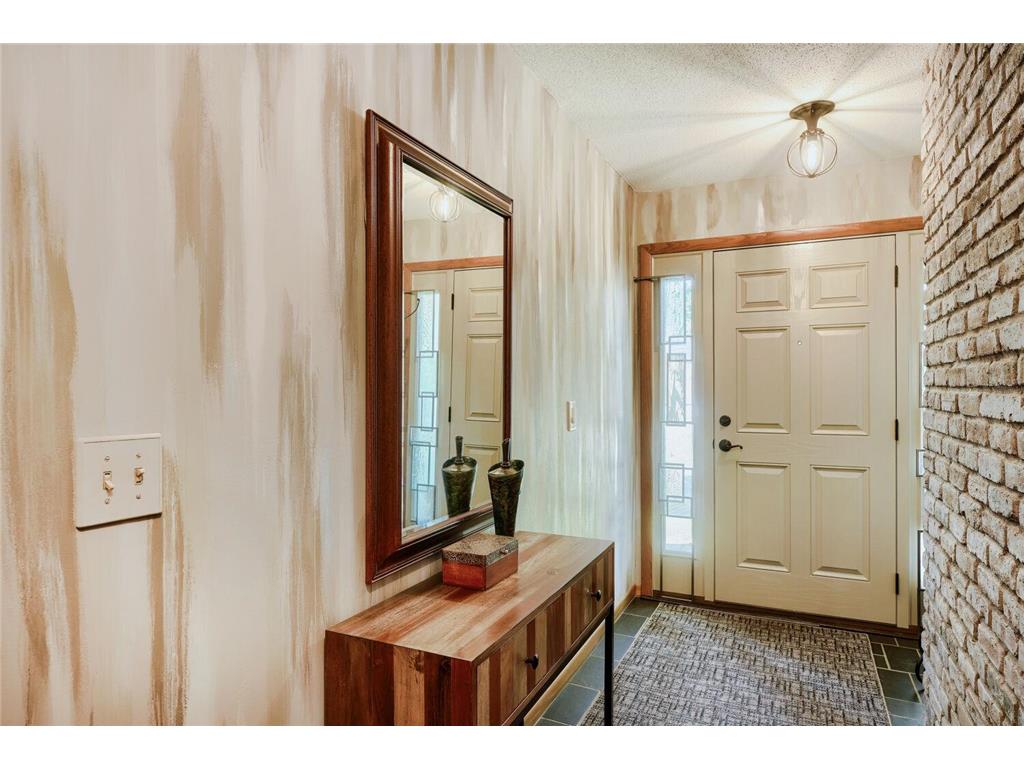 6715 Ashton Avenue NE Fridley MN 55432 - Locke 7092872 image3