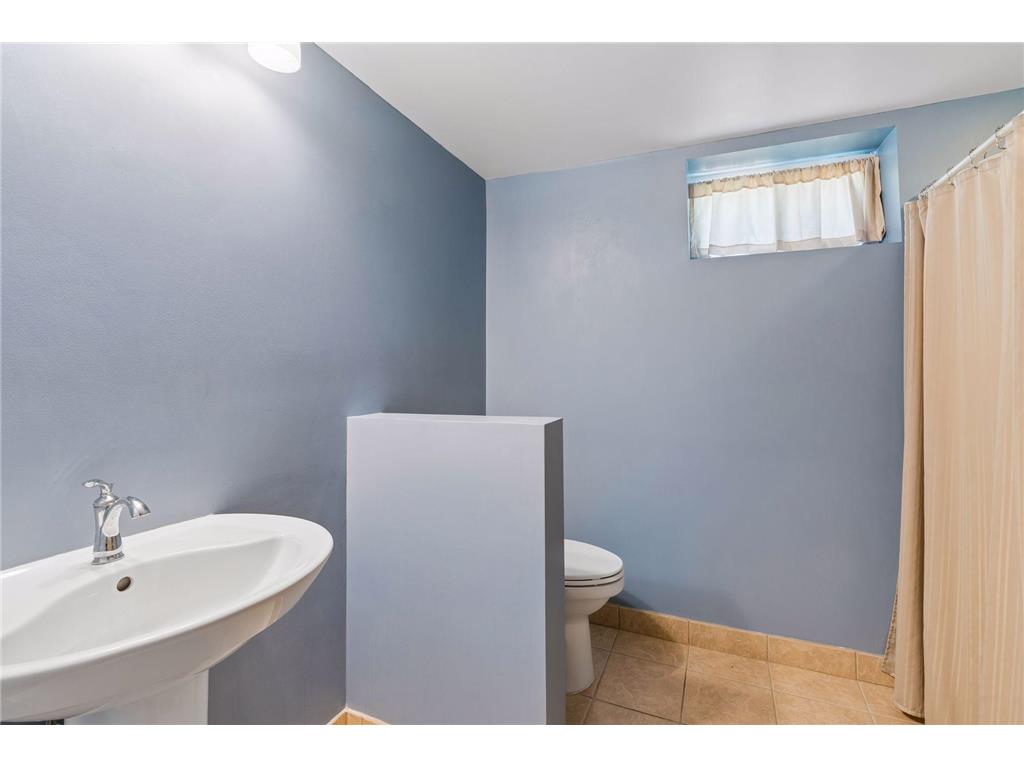 6718 36th Avenue N Crystal MN 55427 7106392 image32