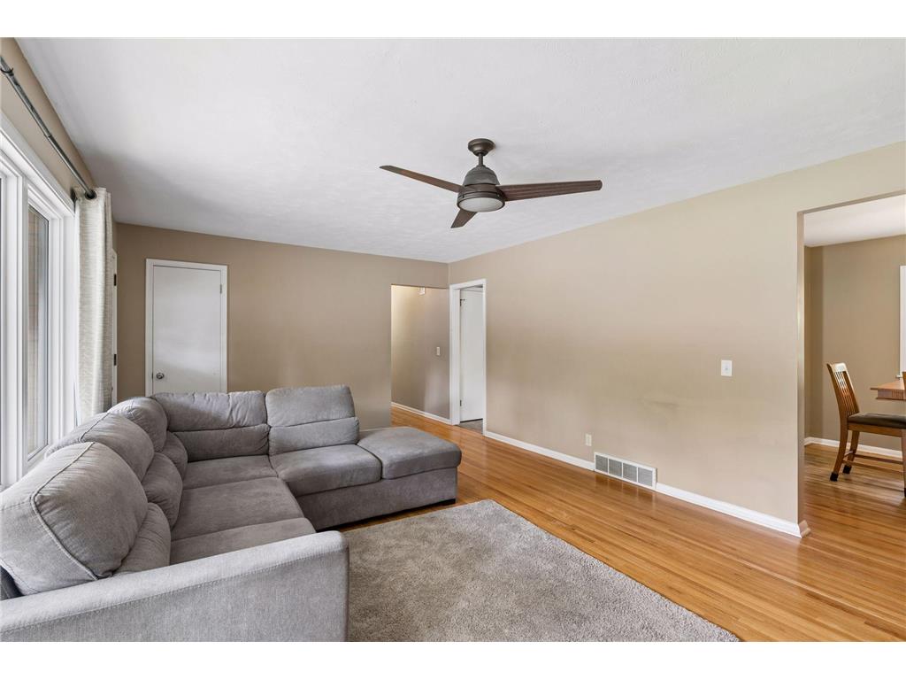 6718 36th Avenue N Crystal MN 55427 7106392 image6