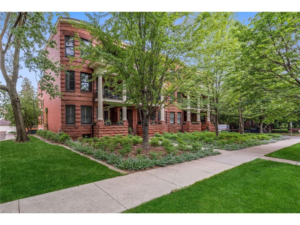 672 Summit Avenue 202, Saint Paul, MN, 55105 MLS 6222953 Edina Realty