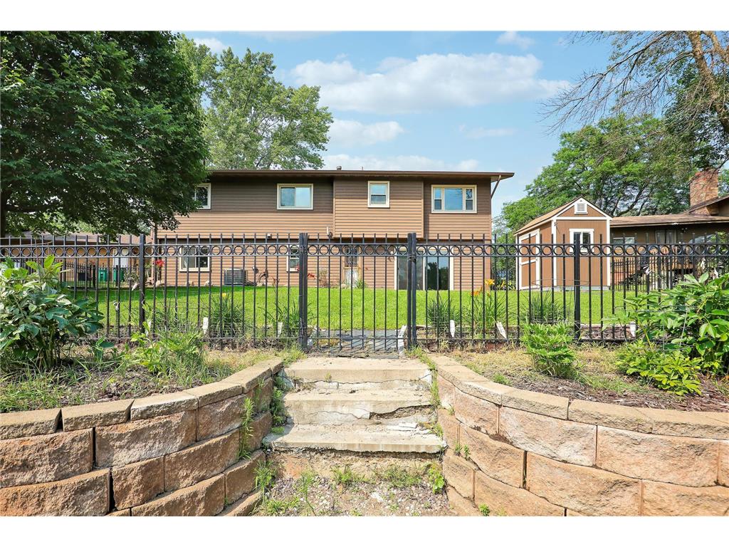 6727 80th Avenue N Brooklyn Park MN 55445 6747674 image1