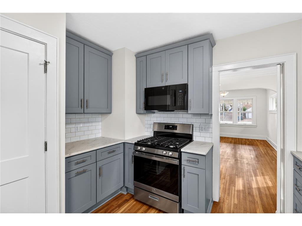 673 Hamline Avenue S Saint Paul MN 55116 6765847 image14
