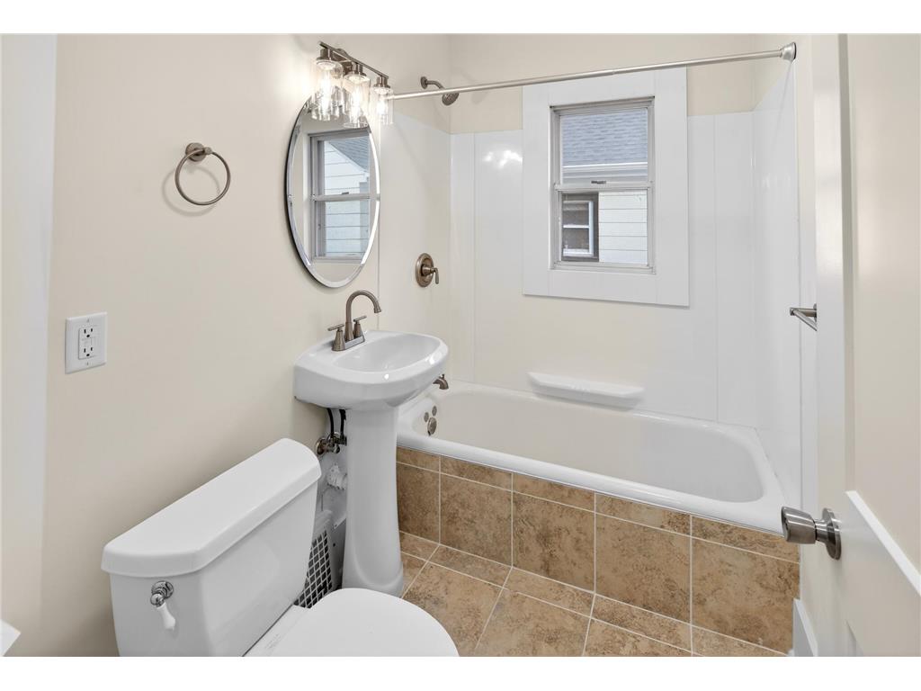 673 Hamline Avenue S Saint Paul MN 55116 6765847 image23