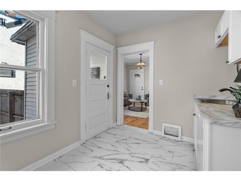 673 Jessamine Avenue E Saint Paul MN 55106 7029433 image20