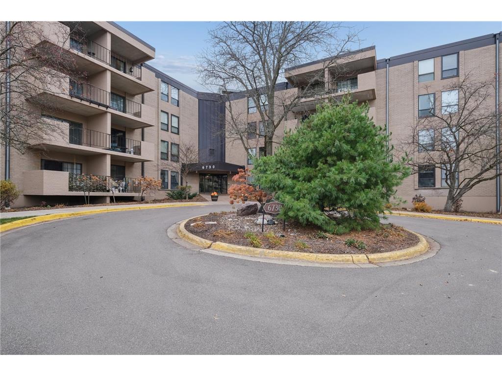 6730 Vernon Avenue S #201 Edina MN 55436 6704176 image1