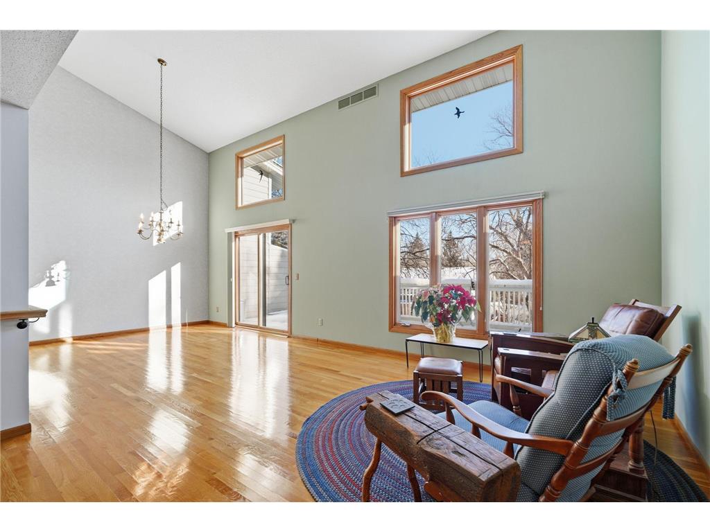 6733 W 82nd Street Bloomington MN 55438 7003382 image1