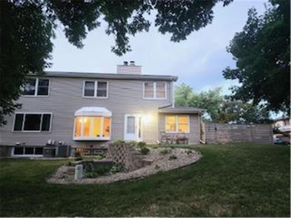 6734 Gretchen Place N Oakdale MN 55128 6409702 image1