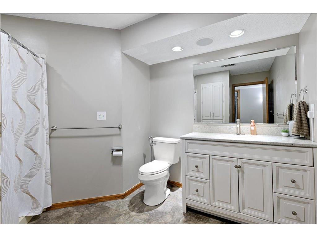 675 5th Avenue E Shakopee MN 55379 7068352 image32