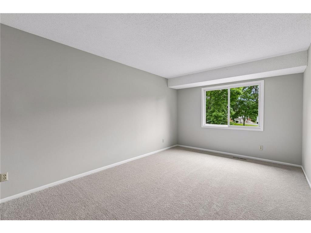 675 E 143rd Street Burnsville MN 55337 7098132 image14