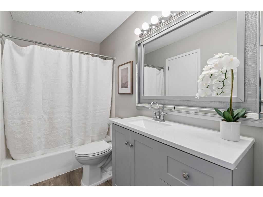 675 E 143rd Street Burnsville MN 55337 7098132 image18