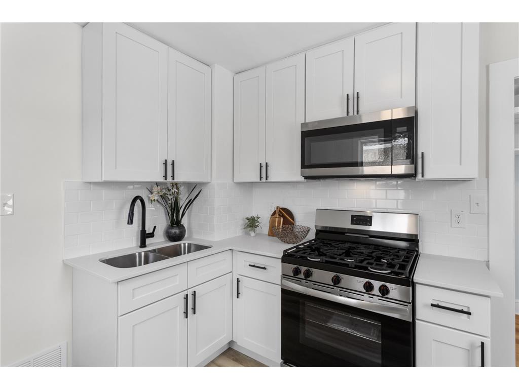 675 Sherwood Avenue Saint Paul MN 55106 7013564 image20