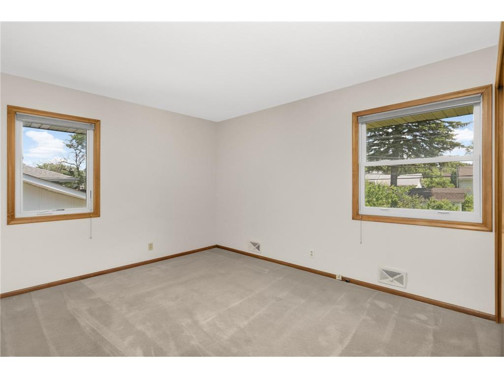 6751 Madison Street NE Fridley MN 55432 7085522 image16