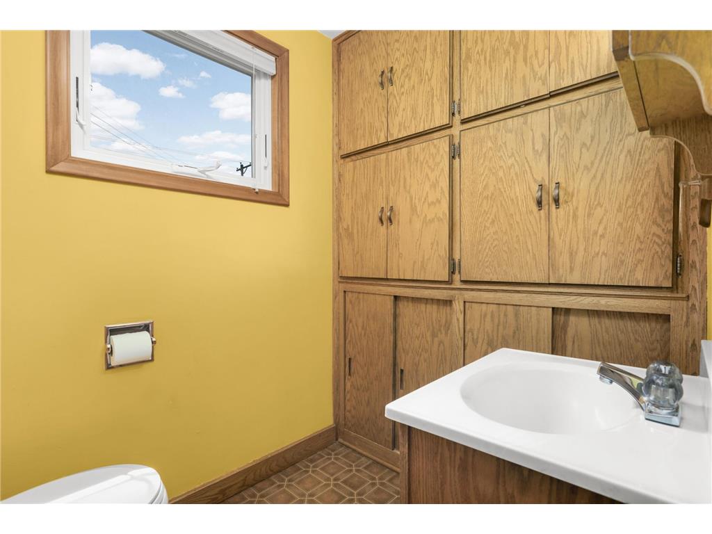 6751 Madison Street NE Fridley MN 55432 7085522 image31