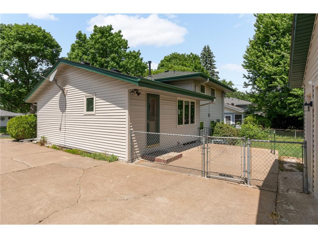 6751 Madison Street NE Fridley MN 55432 7085522 image32