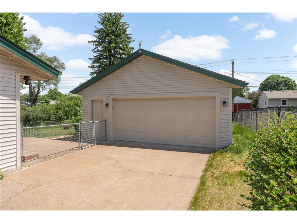 6751 Madison Street NE Fridley MN 55432 7085522 image36