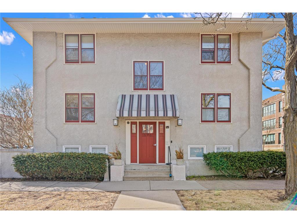 676 Ashland Avenue #1 Saint Paul MN 55104 7048604 image1