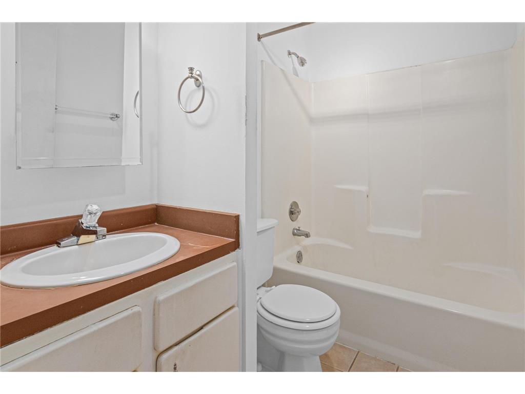 676 Ashland Avenue #1 Saint Paul MN 55104 7048604 image10