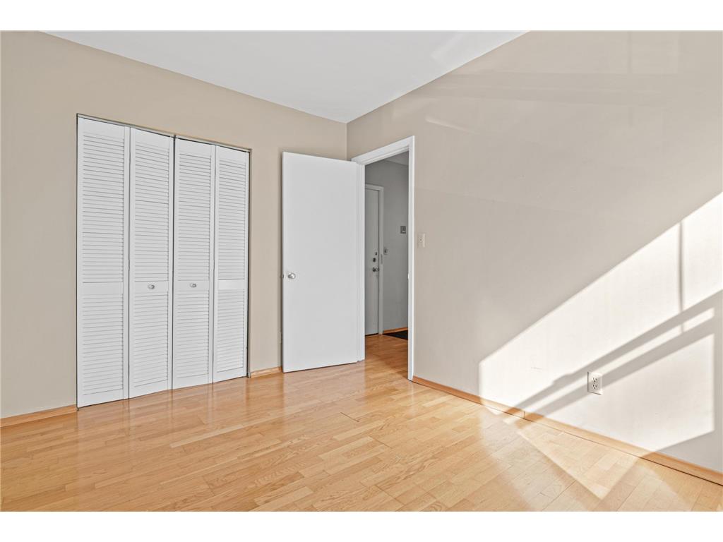 676 Ashland Avenue #1 Saint Paul MN 55104 7048604 image8